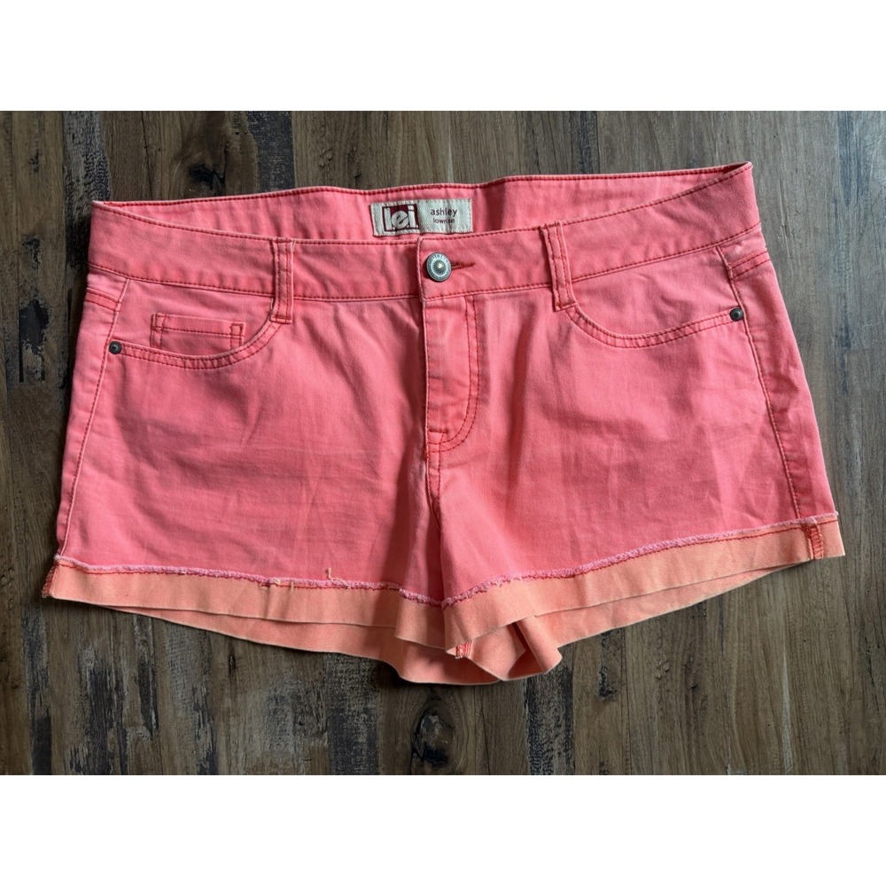 l.e.i. Juniors Of Ashley Low Rise Cuffed Distressed Jean Shorts Size 17 Reg